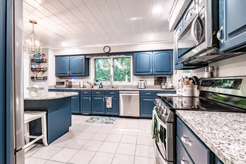 Kitchen - 37 Granite Rd, Naples, ME 04055 photo 1 of 5