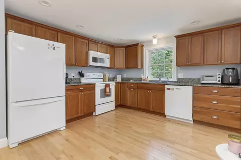 Kitchen - 5 Leander Ln, Casco, ME 04015 photo 4 of 5