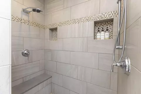 Bath - 5 Leander Ln, Casco, ME 04015 photo 3 of 5