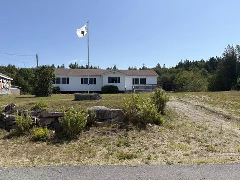 43 Duck Pond Rd, Winter Harbor, ME 04693