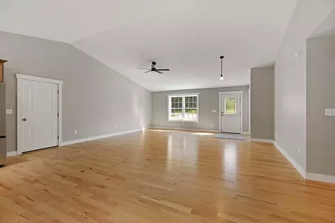 Living - 11 Maple Rd, Sidney, ME 04330 photo 2 of 9