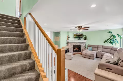 Entry Way - 52 Hunter Hill Rd, Durham, ME 04222 photo 1 of 3