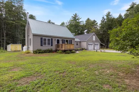 39 Paradise Ln, Lake Arrowhead, ME 04061
