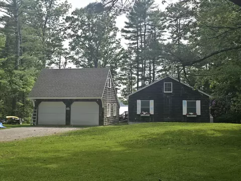 83 Broadcove Rd E, Waldoboro, ME 04572