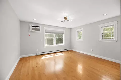 Living - 8 Badger Ln, Readfield, ME 04355 photo 11 of 16