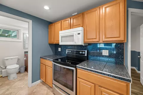 Kitchen - 8 Badger Ln, Readfield, ME 04355 photo 13 of 14