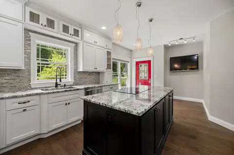 Kitchen - 8 Badger Ln, Readfield, ME 04355 photo 10 of 14