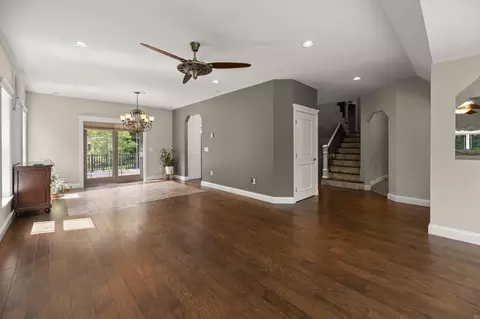 Living - 8 Badger Ln, Readfield, ME 04355 photo 5 of 16