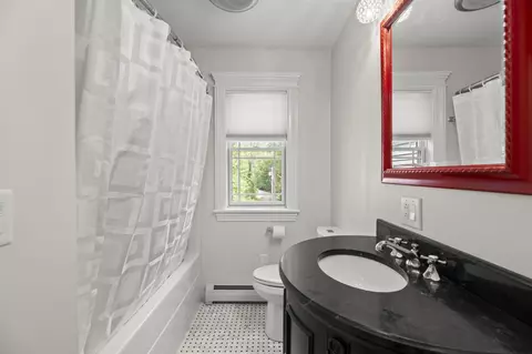 Bath - 8 Badger Ln, Readfield, ME 04355 photo 2 of 9