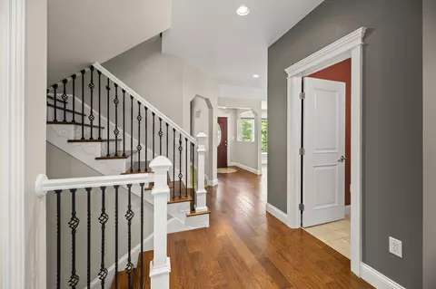 Entry Way - 8 Badger Ln, Readfield, ME 04355 photo 3 of 14