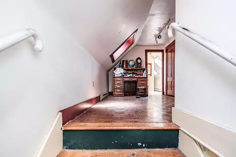 Entry Way - 970 River Rd, Dresden, ME 04342 photo 5 of 9