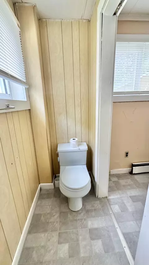 Bath - 120 Knox St, Millinocket, ME 04462 photo 3 of 4