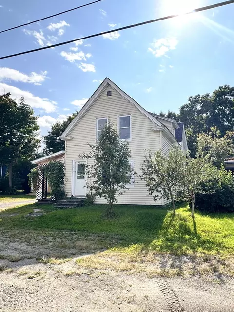 Exterior - 122 Knox St, Millinocket, ME 04462 photo 2 of 5