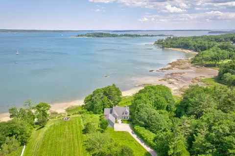 15 Sturdivant Rd, Cumberland, ME 04110