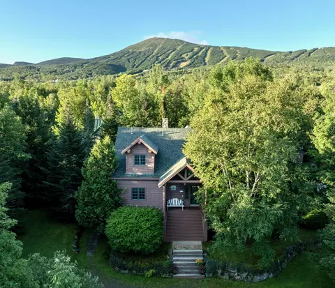 5006 Mountain View Rd, Carrabassett Valley, ME 04947