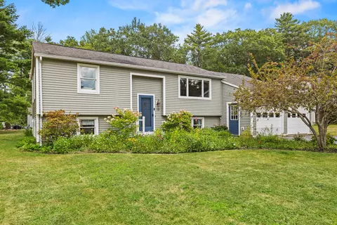 18 Ellen Cir, Yarmouth, ME 04096
