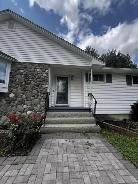 Exterior - 219 Washington St, Brewer, ME 04412 photo 4 of 35