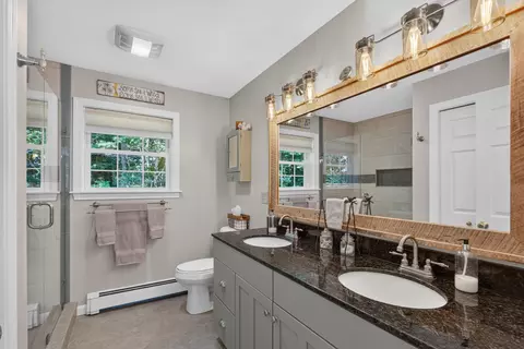 Bath - 545 Deerfield Dr, Hermon, ME 04401 photo 3 of 7