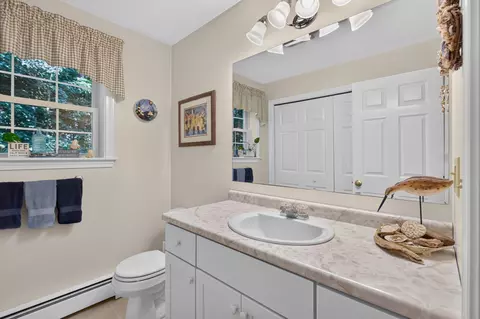 Bath - 545 Deerfield Dr, Hermon, ME 04401 photo 1 of 7
