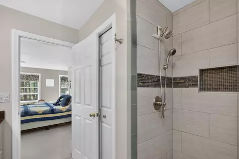 Bath - 545 Deerfield Dr, Hermon, ME 04401 photo 5 of 7