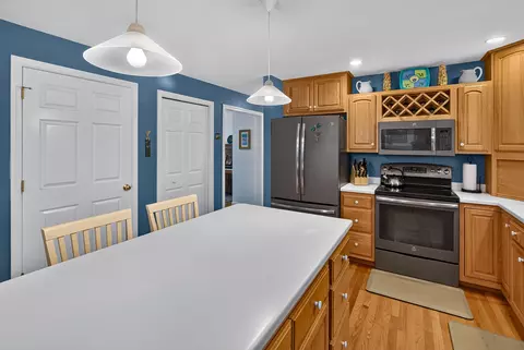 Kitchen - 545 Deerfield Dr, Hermon, ME 04401 photo 7 of 7