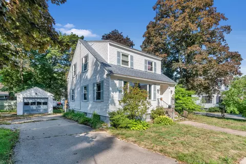 23 Oxford St, Sanford, ME 04073
