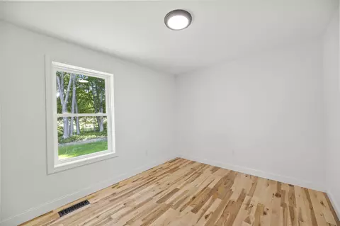 Bedroom - 629 Riverside Dr, Augusta, ME 04330 photo 7 of 10