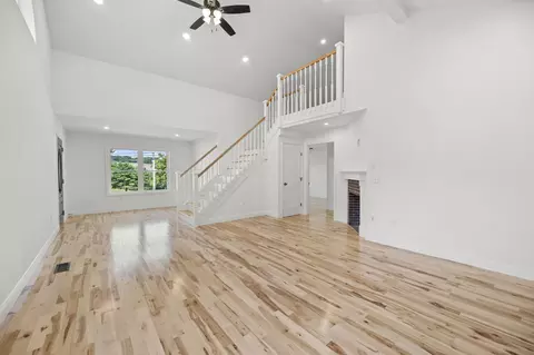 Living - 629 Riverside Dr, Augusta, ME 04330 photo 2 of 6