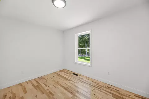 Bedroom - 629 Riverside Dr, Augusta, ME 04330 photo 9 of 10