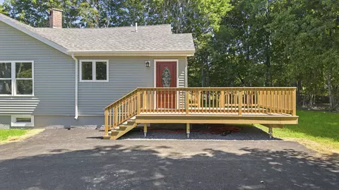 Exterior - 629 Riverside Dr, Augusta, ME 04330 photo 3 of 5