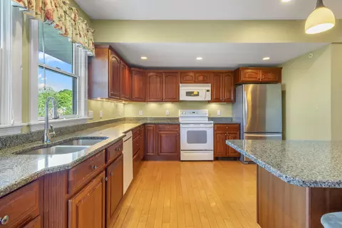 Kitchen - 164 Main St, Gorham, ME 04038 photo 6 of 7