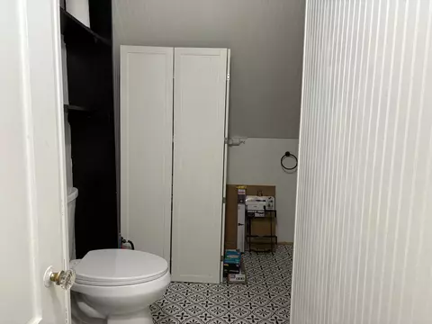 Bath - 360 Cushing Rd, Warren, ME 04864 photo 2 of 4