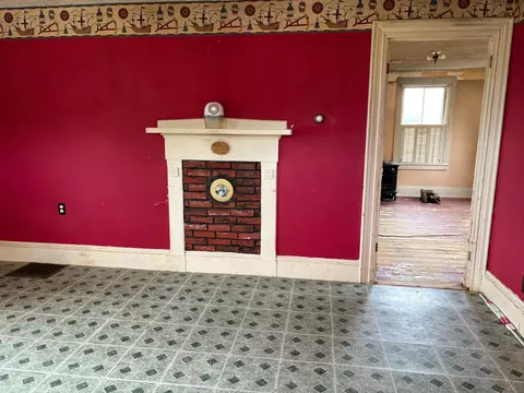 Living - 360 Cushing Rd, Warren, ME 04864 photo 1 of 2