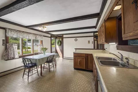 Kitchen - 377 Pleasant Point Rd, Cushing, ME 04563 photo 5 of 5