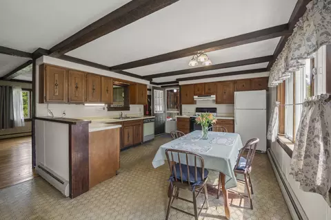 Kitchen - 377 Pleasant Point Rd, Cushing, ME 04563 photo 1 of 5