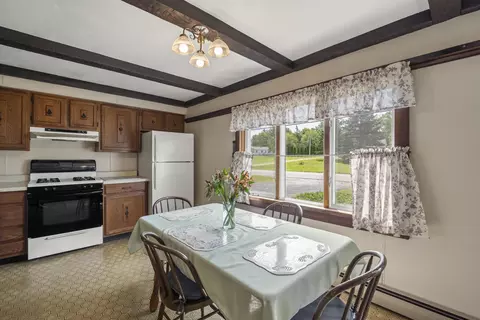 Dining - 377 Pleasant Point Rd, Cushing, ME 04563 photo 1 of 2