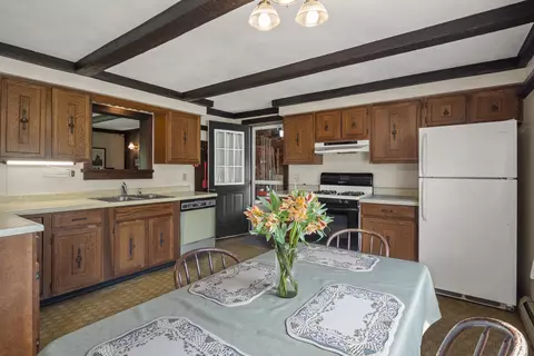 Kitchen - 377 Pleasant Point Rd, Cushing, ME 04563 photo 3 of 5