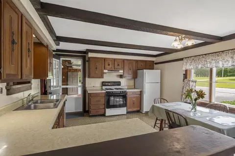 Kitchen - 377 Pleasant Point Rd, Cushing, ME 04563 photo 2 of 5