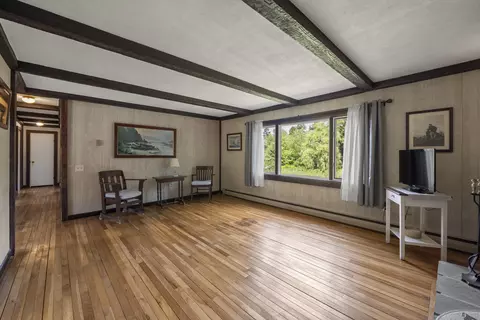 Living - 377 Pleasant Point Rd, Cushing, ME 04563 photo 3 of 3