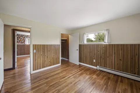 Bedroom - 377 Pleasant Point Rd, Cushing, ME 04563 photo 5 of 5