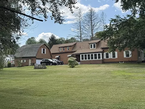 28 Baker St, Clinton, ME 04927