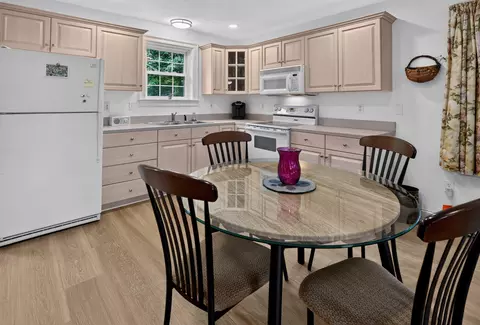 Kitchen - 89 Alexander Dr, Gorham, ME 04038 photo 8 of 9