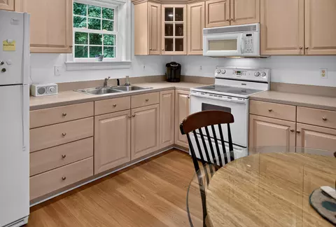 Kitchen - 89 Alexander Dr, Gorham, ME 04038 photo 9 of 9