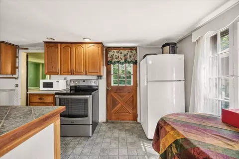 Kitchen - 143 Cottage Rd, Windham, ME 04062 photo 1 of 3