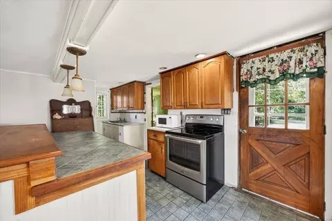 Kitchen - 143 Cottage Rd, Windham, ME 04062 photo 2 of 3