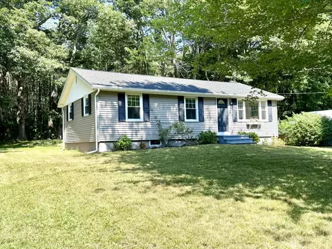 6 Castle Ter, Scarborough, ME 04074