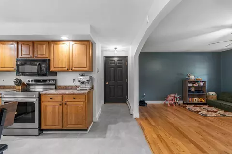 Entry Way - 67 Mcclellan Dr, Glenburn, ME 04401 photo 2 of 5