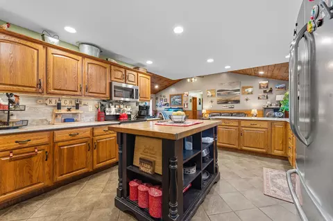Kitchen - 3312 W River Rd, Sidney, ME 04330 photo 4 of 5