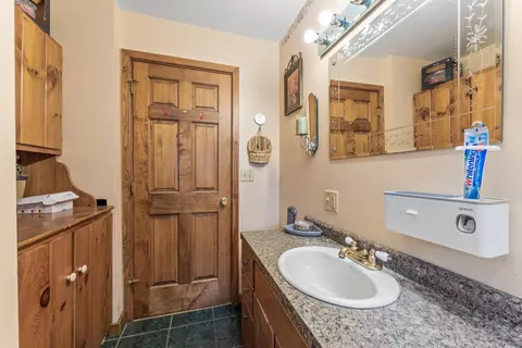 Bath - 3312 W River Rd, Sidney, ME 04330 photo 4 of 5