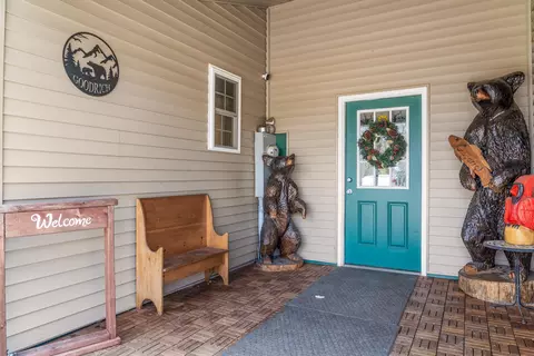 Exterior - 3312 W River Rd, Sidney, ME 04330 photo 2 of 20